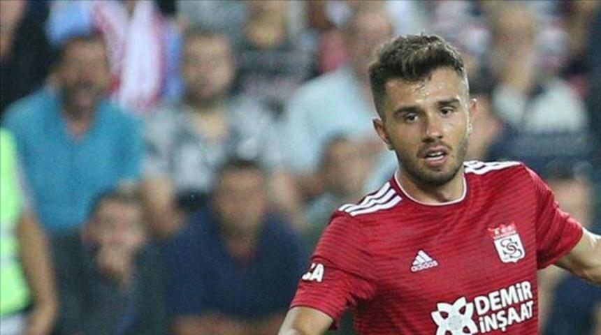 Galatasaray ile anlaşan Emre Kılınç'ın menajeri, Fenerbahçe ile görüşüyor!