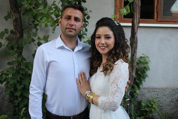 Domaniç’te korona gölgesinde düğün G3