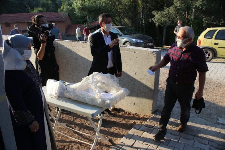 Domaniç’te korona gölgesinde düğün G5