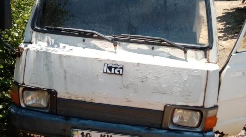 Kamyonette &ccedil;ıkan yangın mahallede paniğe neden oldu