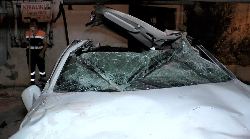 Avrasya Tüneli girişinde takla atan otomobil duvara çarptı: 1 ölü, 2 yaralı