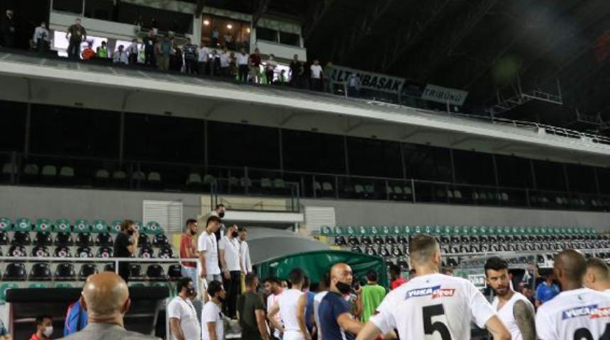 Yukatel Denizlispor - Gaziantep FK maçı sonrası saha karıştı