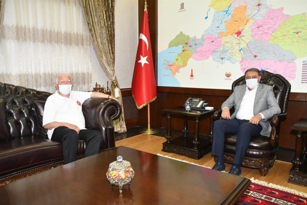 &Uuml;nl&uuml; maratoncu İsmail Ak&ccedil;ay Vali Şıldak&rsquo;ı ziyaret etti