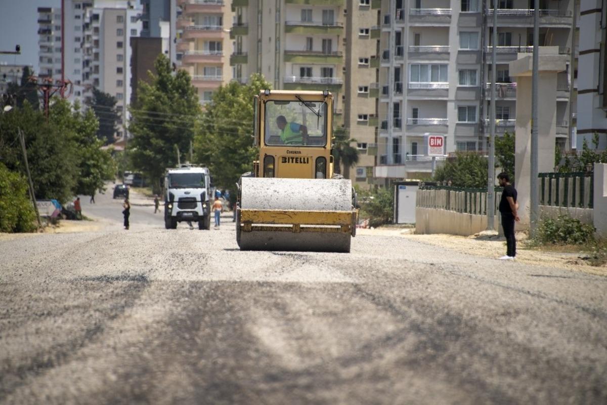 Mersin genelinde asfalt &ccedil;alışmaları aralıksız s&uuml;r&uuml;yor