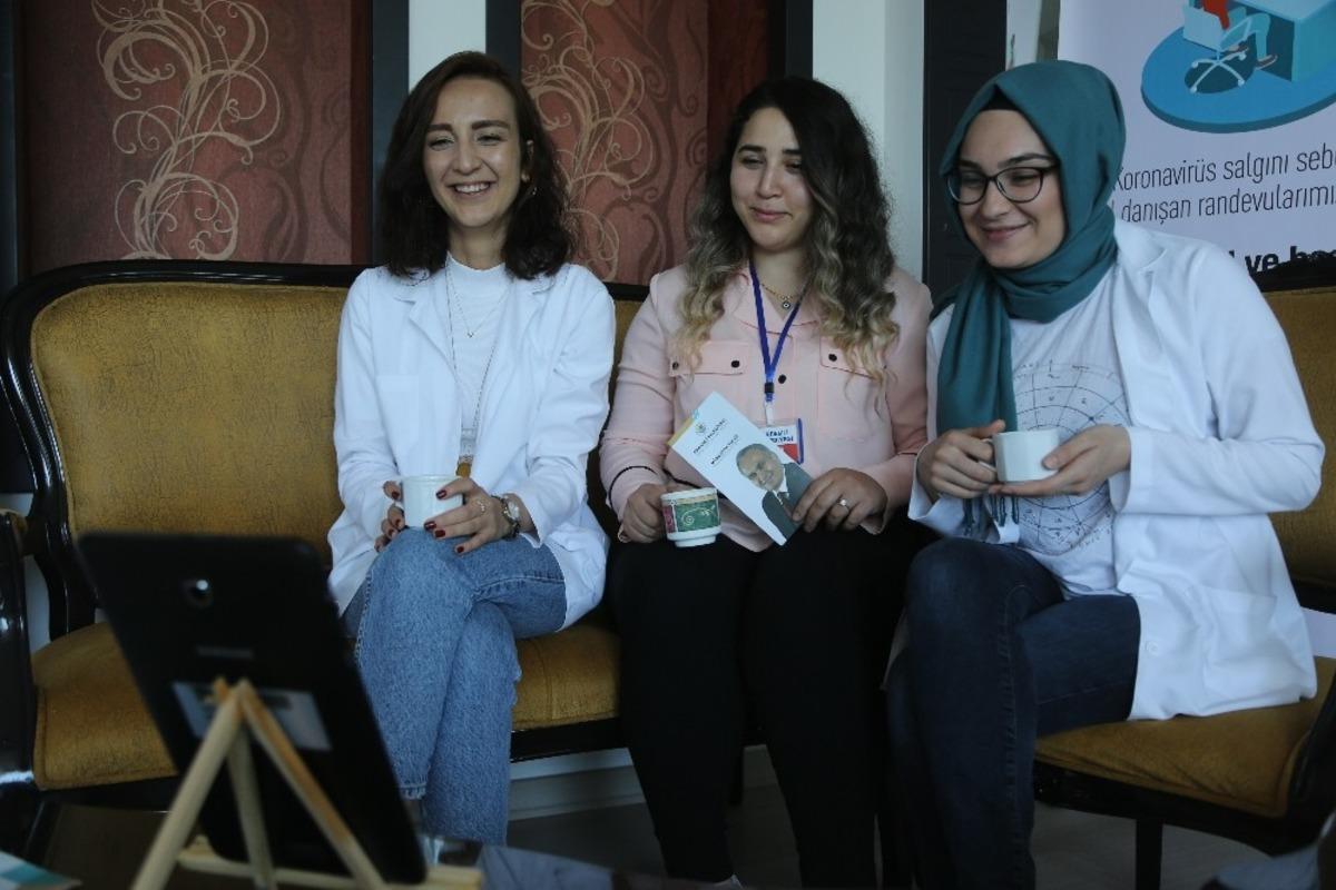 Erdemli Belediyesinden &lsquo;kahve sohbetleri&rsquo; ile terapi