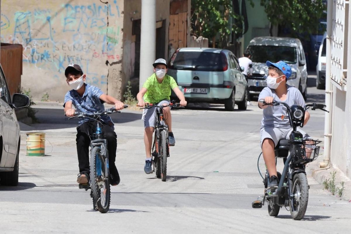 Bayraklı Belediyesinden &rsquo;mutluluk&rsquo; kampanyası