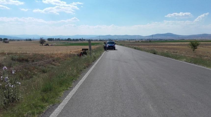 Kontrolden &ccedil;ıkan trakt&ouml;r devrildi, 1 kişi yaralandı