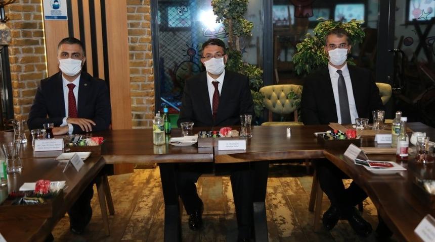 Celal Y&uuml;cel ile Ertuğrul Turan&rsquo;a veda programı