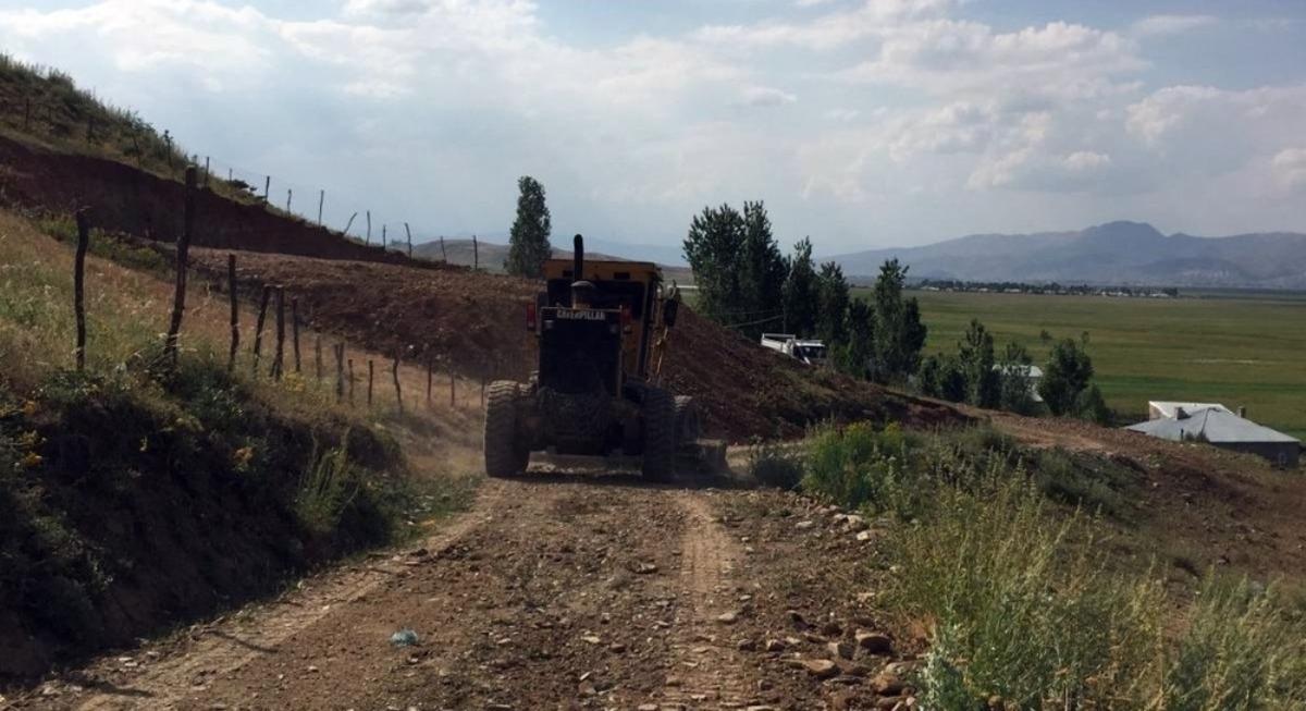 25 yıldır kapalı olan yol hizmete a&ccedil;ıldı