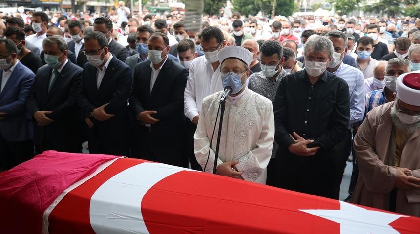 Havai fişek fabrikasındaki patlamada hayatını kaybeden 2 kişinin cenazeleri defnedildi