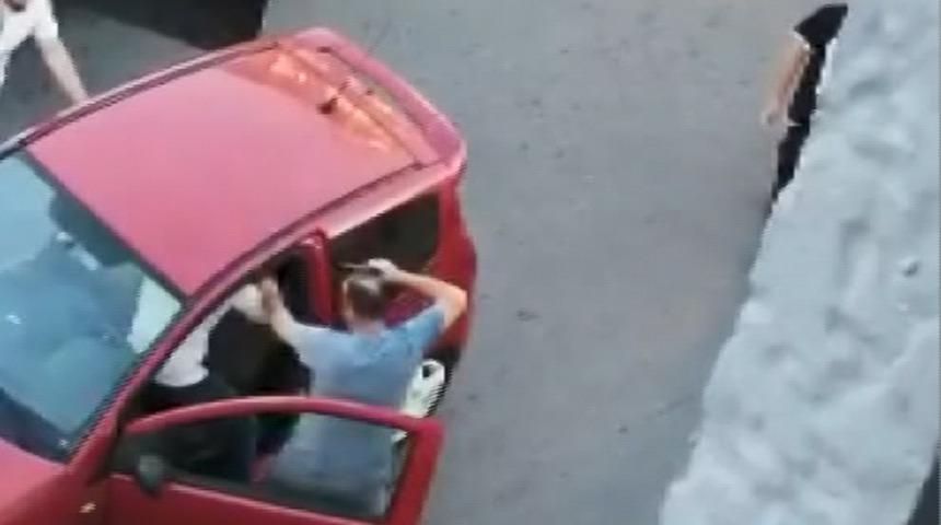 Yol vermeme kavgasında silahla tehdit etti