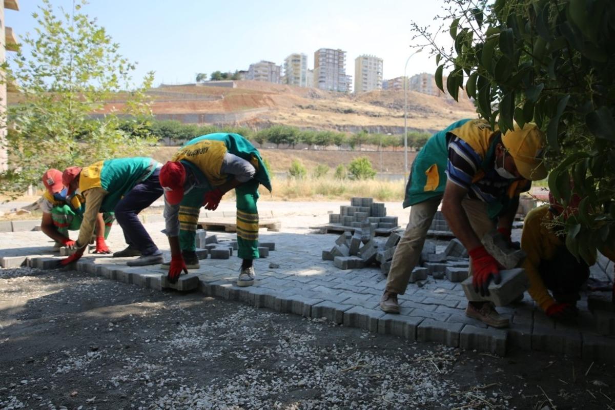 Karak&ouml;pr&uuml;&rsquo;de yol yapım &ccedil;alışmaları s&uuml;r&uuml;yor