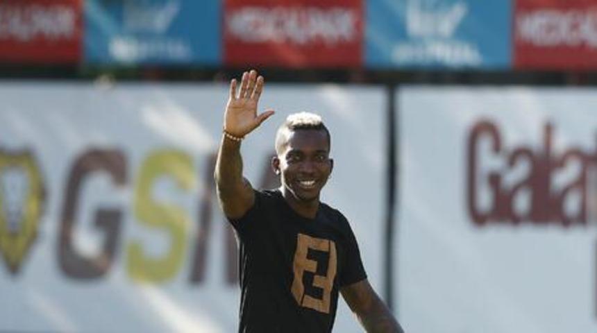 Onyekuru Galatasaray'dan resmen ayrıldı