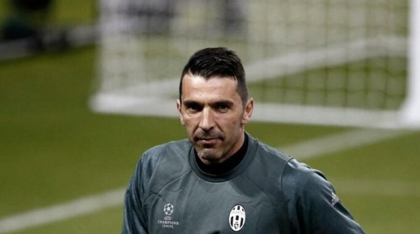 Buffon, Serie A'da en fazla forma giyen oyuncu oldu