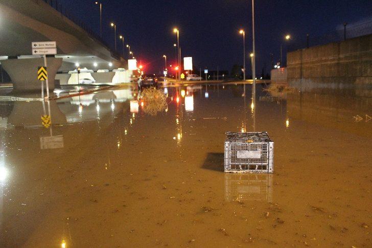 Denizli’de ani yağış hayatı olumsuz etkiledi G4