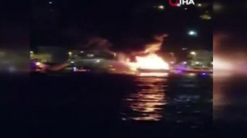 Son dakika! İstanbul Boğazı'nda tekne yangını