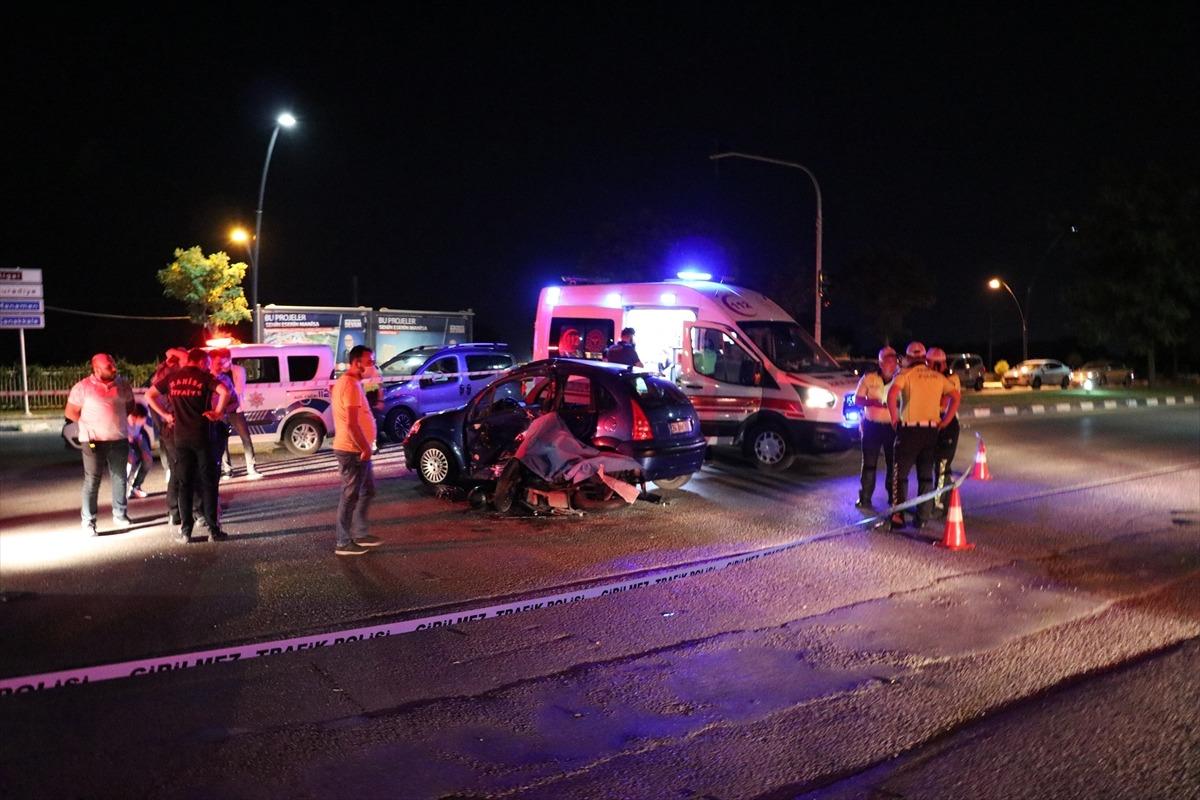 Manisa'da trafik kazası: 1 &ouml;l&uuml;, 3 yaralı