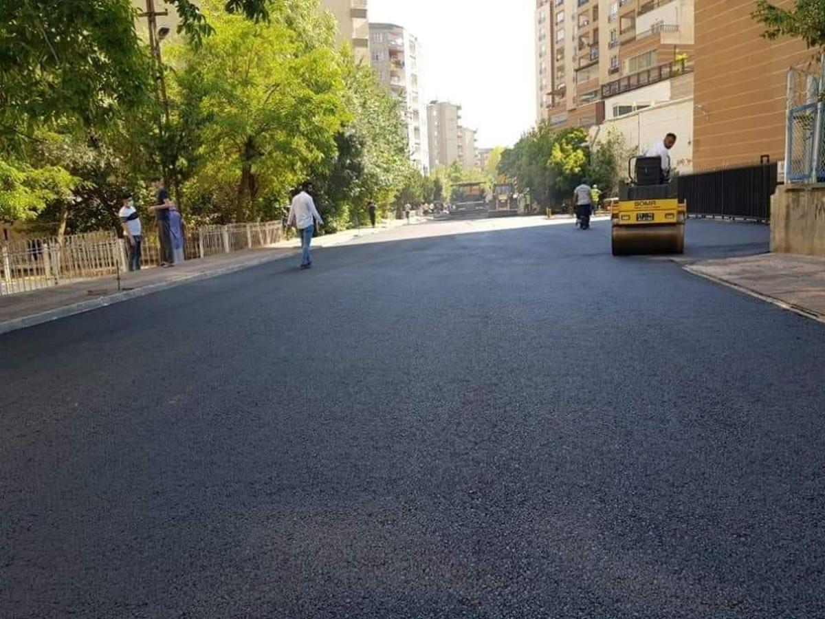 T&uuml;rkiye&rsquo;nin en b&uuml;y&uuml;k mahallesinde yol yapım &ccedil;alışmaları s&uuml;r&uuml;yor