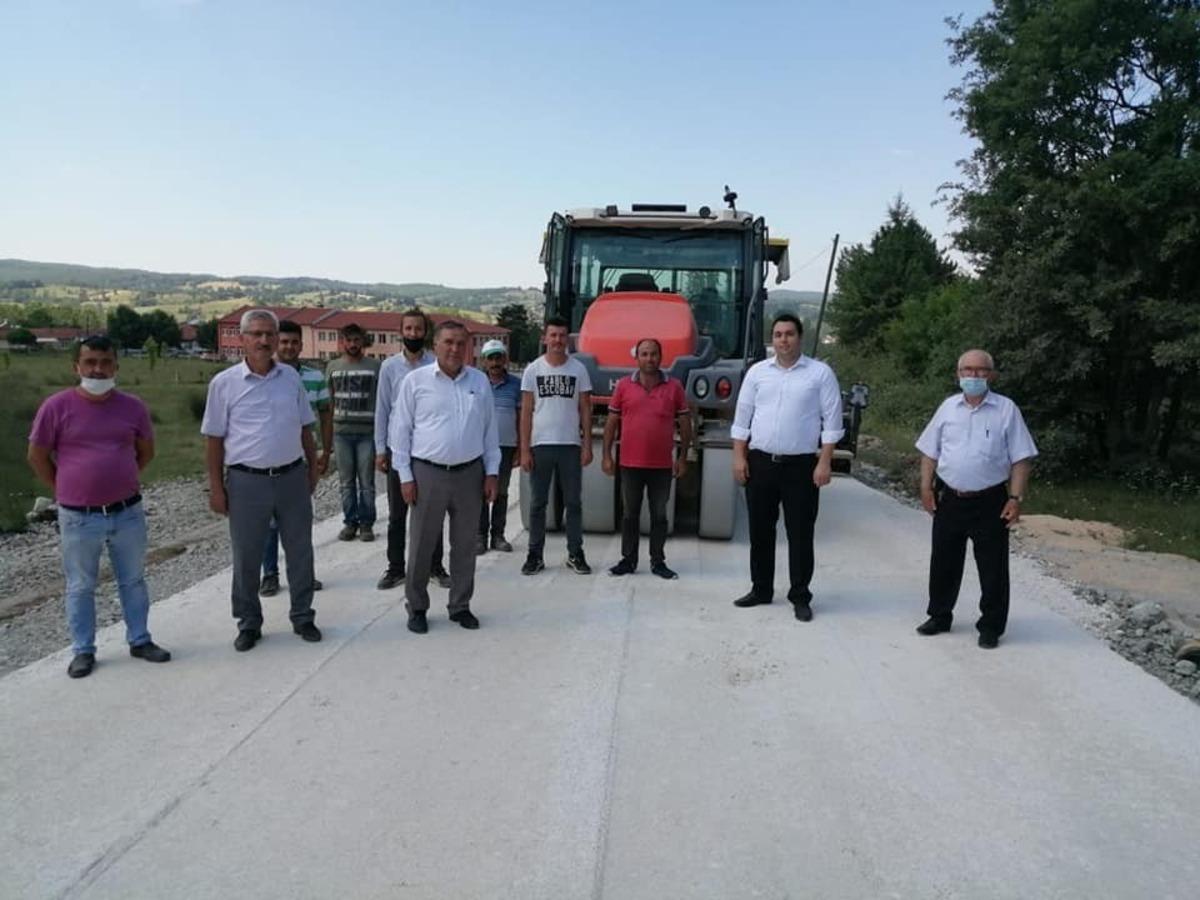 Kaymakam &Ccedil;ırak yapımı devam eden k&ouml;y yollarını inceledi