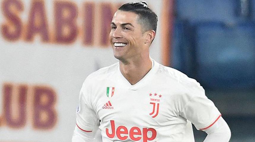 Ronaldo dünya futboluna damga vurmaya devam ediyor