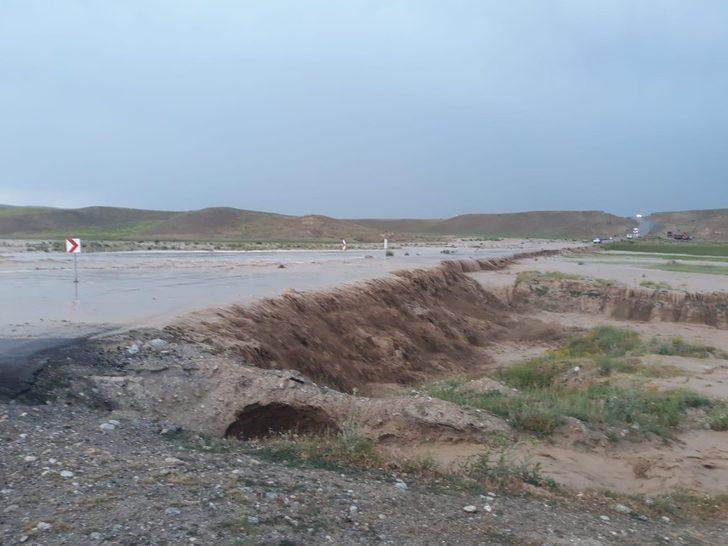 Başkale’de sağanak sele neden oldu G5