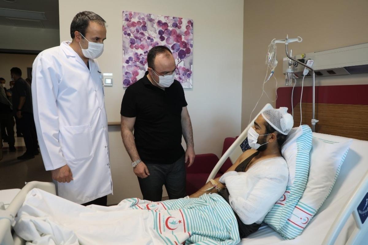 Vali Yırık, yaralı iş&ccedil;ileri ziyaret etti