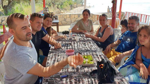 Kampta görülen Gergedan böceği, tatilcilerin ilgi odağı oldu