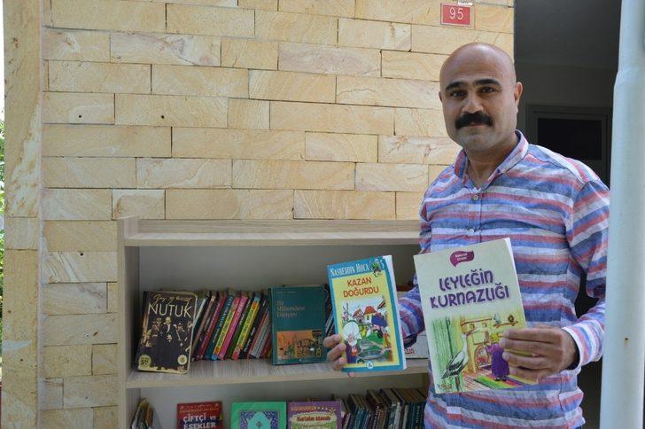 Muhtarlık binasını kütüphaneye çevirdi G1