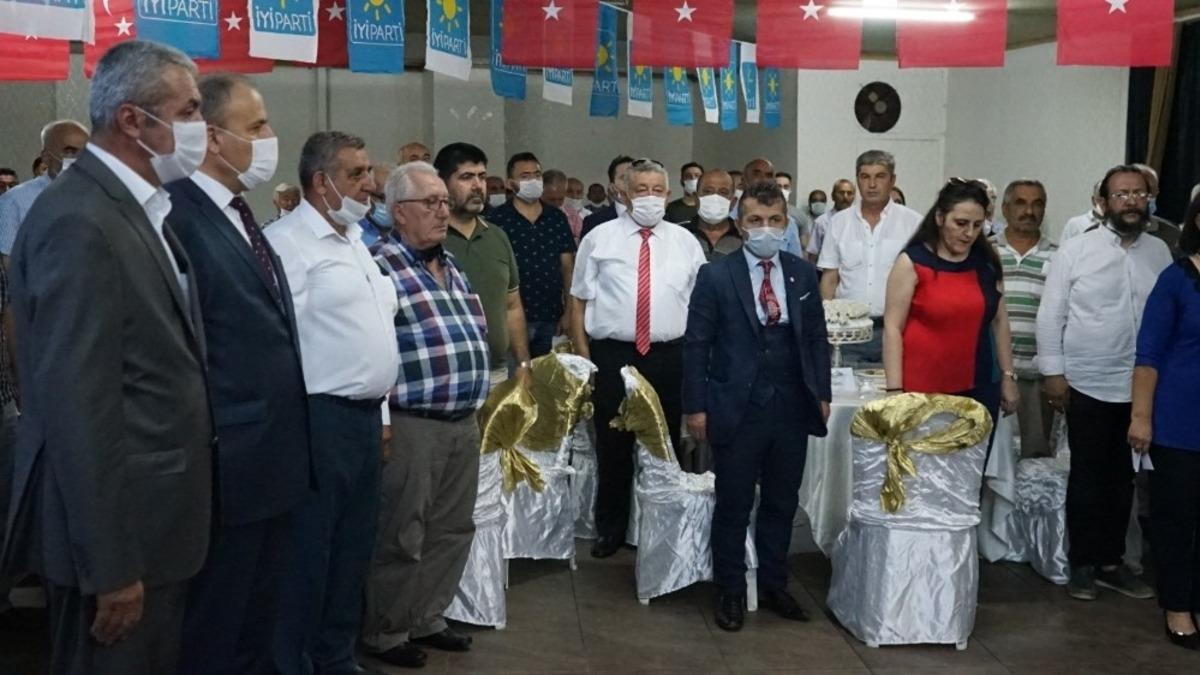 Kongrede &rsquo;sosyal mesafe&rsquo; hi&ccedil;e sayıldı