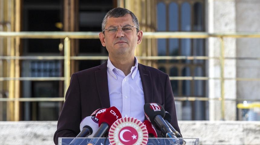 &Ouml;zg&uuml;r &Ouml;zel, 'Volkswagen, Manisa yatırımından &ccedil;ekildi' dedi ve sert s&ouml;zlerle eleştirdi