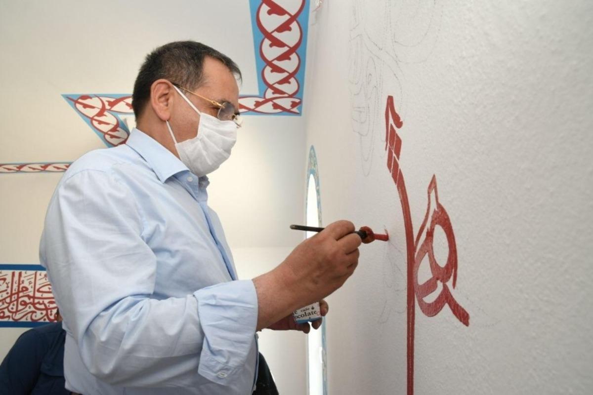 Başkan Mustafa Demir i&ccedil;ini d&ouml;kt&uuml;