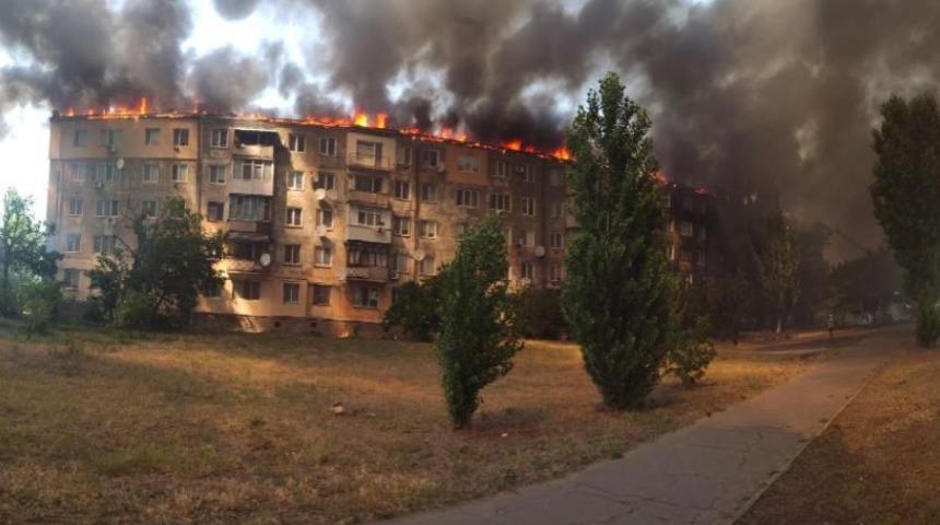 Böyle öfke görülmedi! Ukrayna’da eşiyle tartışan kişi binayı ateşe verdi
