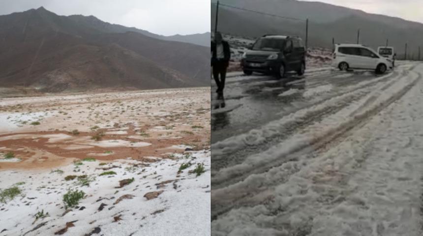 Van-Bah&ccedil;esaray yolunda dolu etkili oldu