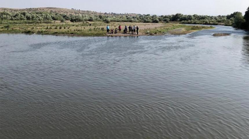 Çok acı olay! Çocuklarını boğulmaktan kurtaran baba hayatını kaybetti