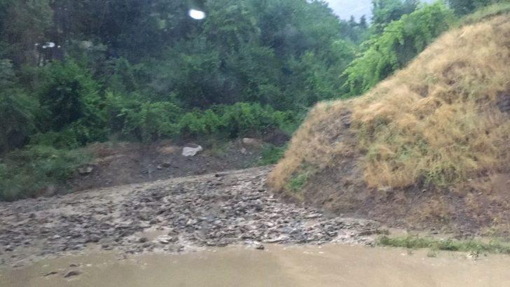 Hakkari-Çukurca yolunda sel G2