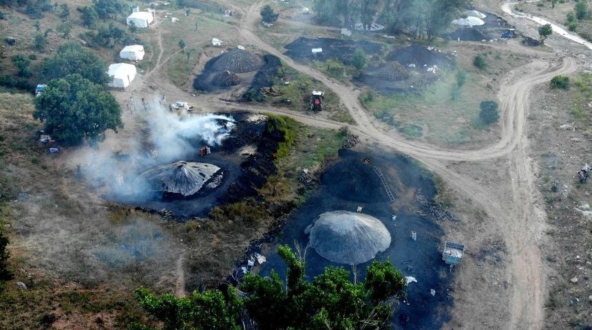Mangal k&ouml;m&uuml;r&uuml; &uuml;retmek i&ccedil;in gece g&uuml;nd&uuml;z mesai yapıyorlar