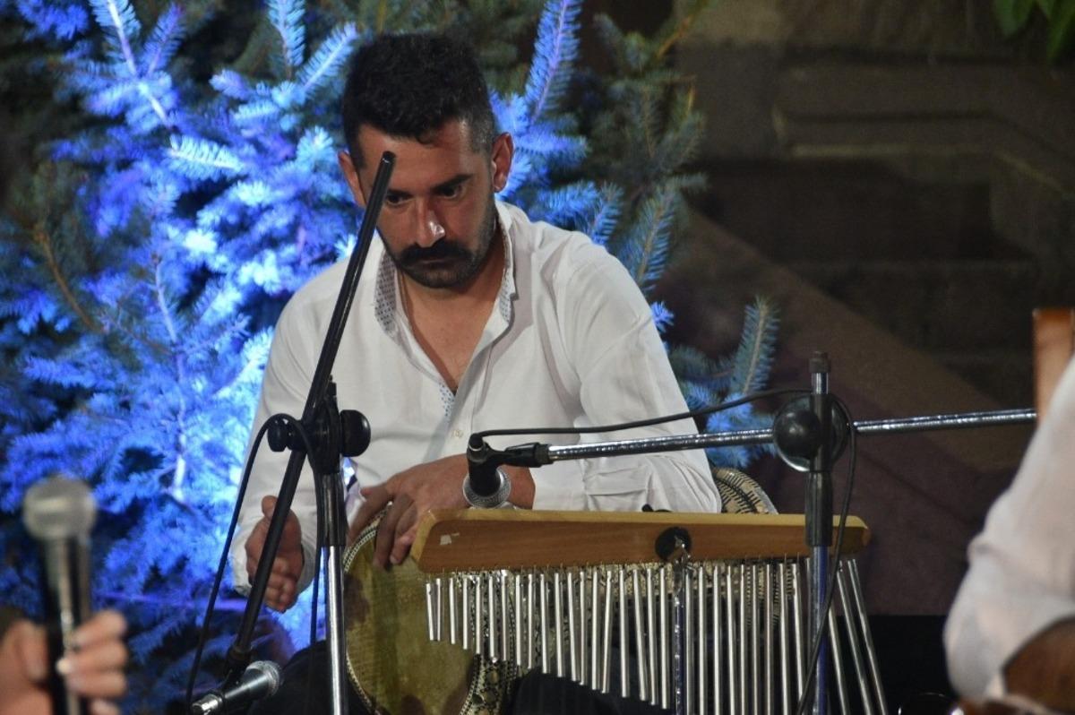 Musiki Muallim Mektebi Sohbetleri dolu dizgin