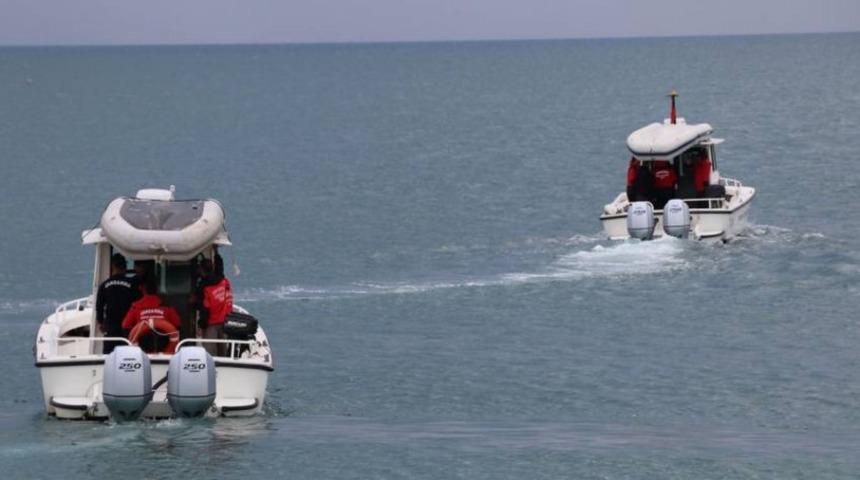 Van'daki kayıp tekneyle ilgili yeni gelişme! &Ouml;l&uuml; sayısı 11'e y&uuml;kseldi