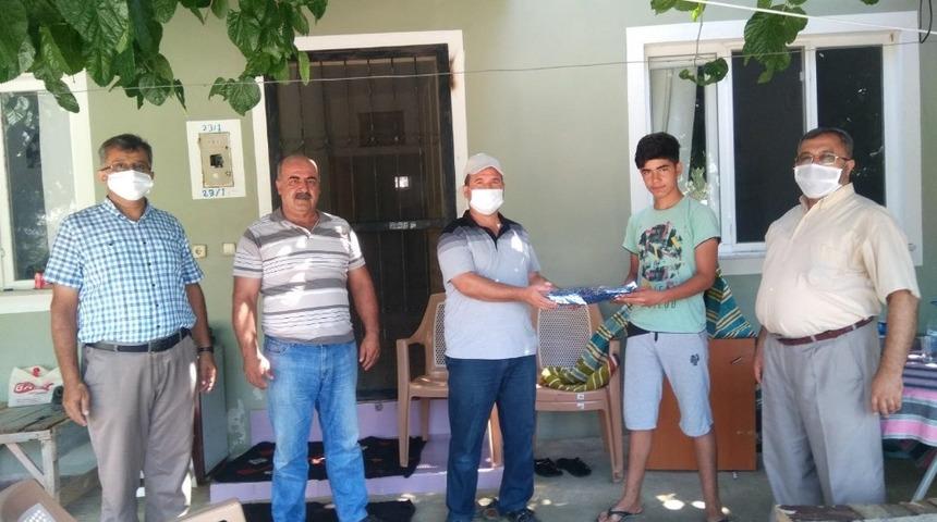 Bozyazı M&uuml;ft&uuml;l&uuml;ğ&uuml; moral ekibi vatandaşa destek oluyor