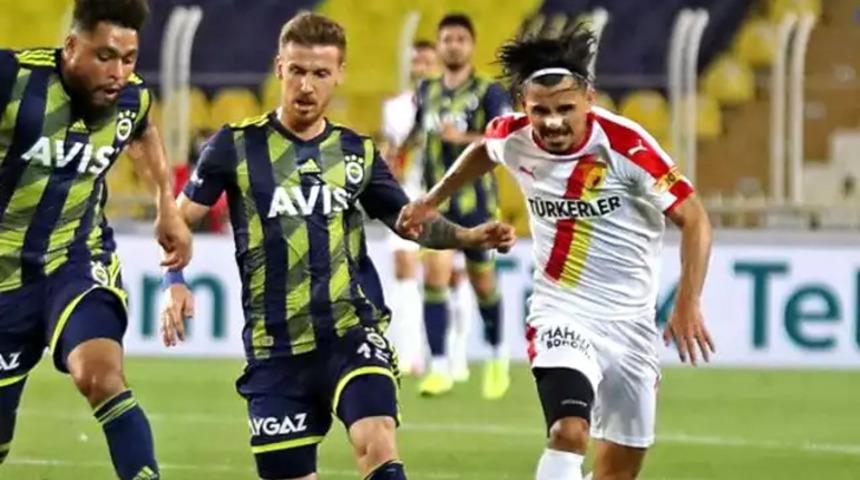 Serdar G&uuml;rler&rsquo;in &ouml;n &ccedil;apraz bağlarında yırtık tespit edildi!