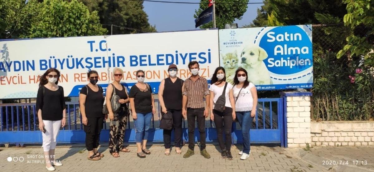 İYİ Partili y&ouml;neticilerden Sokak Hayvanları Rehabilitasyon Merkezi&rsquo;ne ziyaret