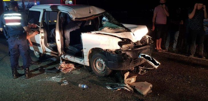 Denizli’de hafif ticari araç ile traktör çarpıştı: 5 yaralı G1