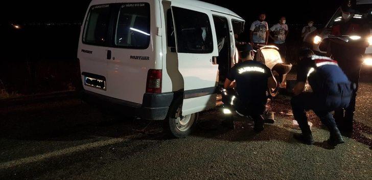 Denizli’de hafif ticari araç ile traktör çarpıştı: 5 yaralı G2