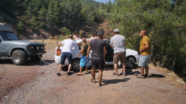 Uçuruma düşmekten son anda kurtuldular G4