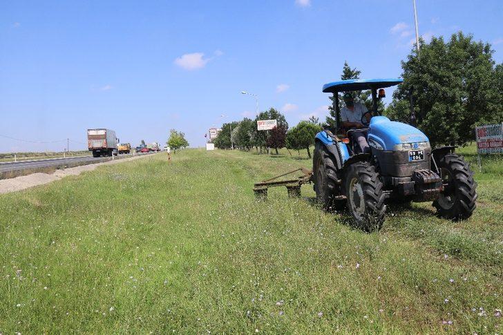 Ergene’de çim biçme ve ot kesme çalışmaları sürüyor G3