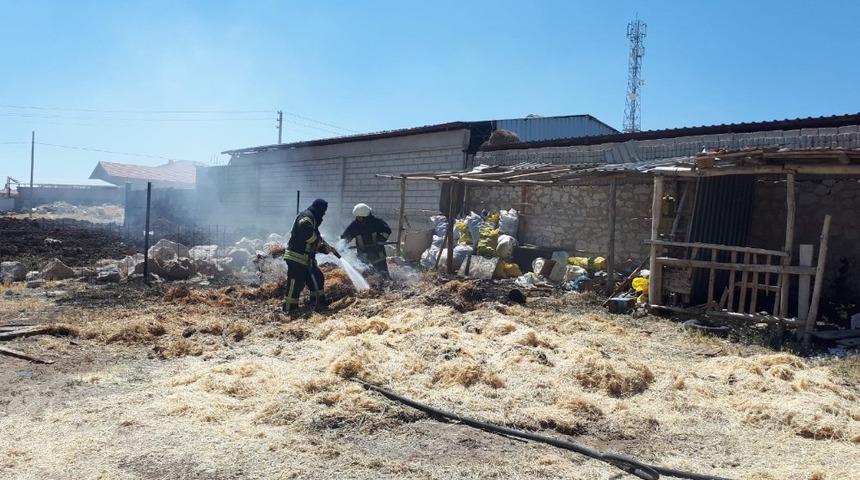 Karaman&rsquo;da saman balyalarında yangın b&uuml;y&uuml;meden s&ouml;nd&uuml;r&uuml;ld&uuml;