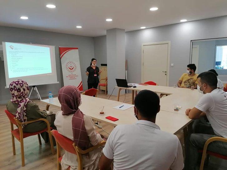 Çiftlere evlilik eğitimi verildi G1