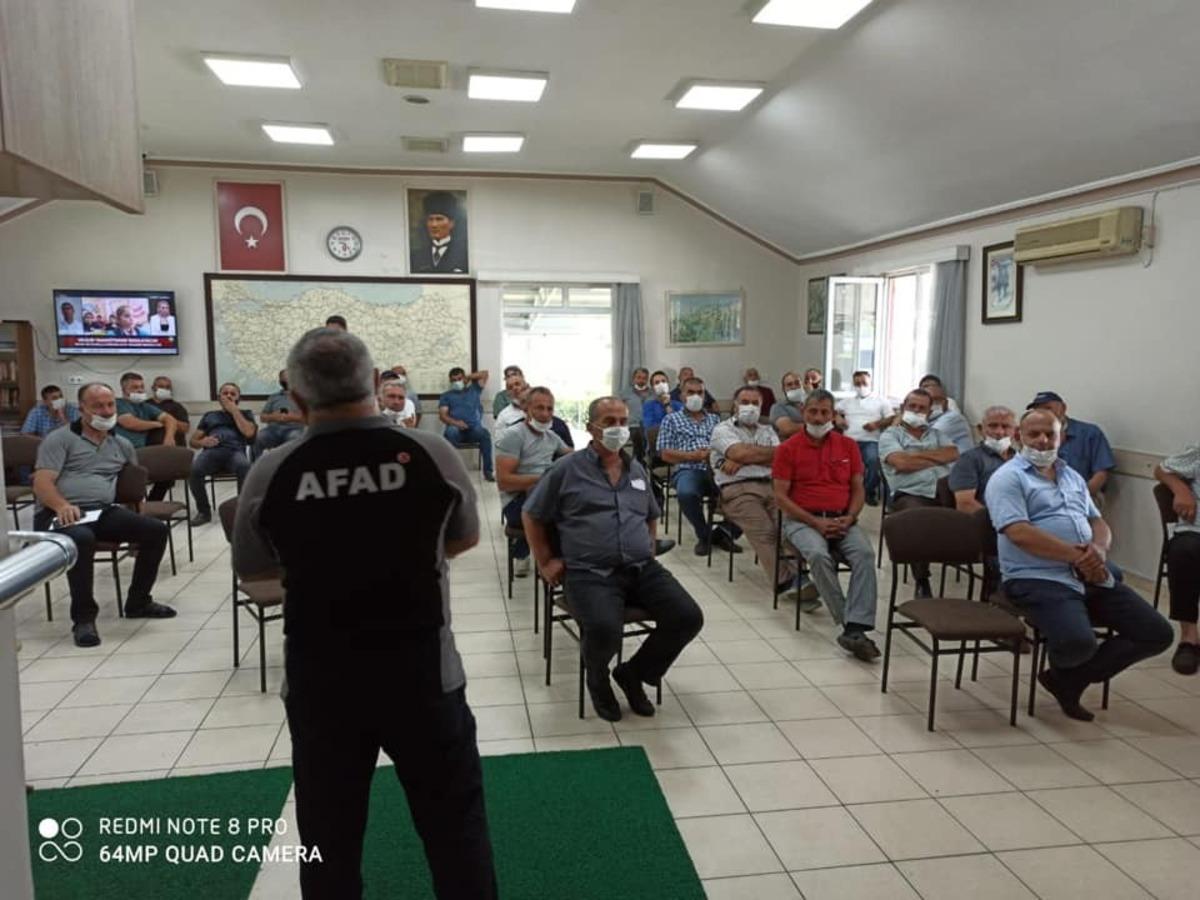 Kamyonculara doğal afet bilgilendirmesi yapıldı