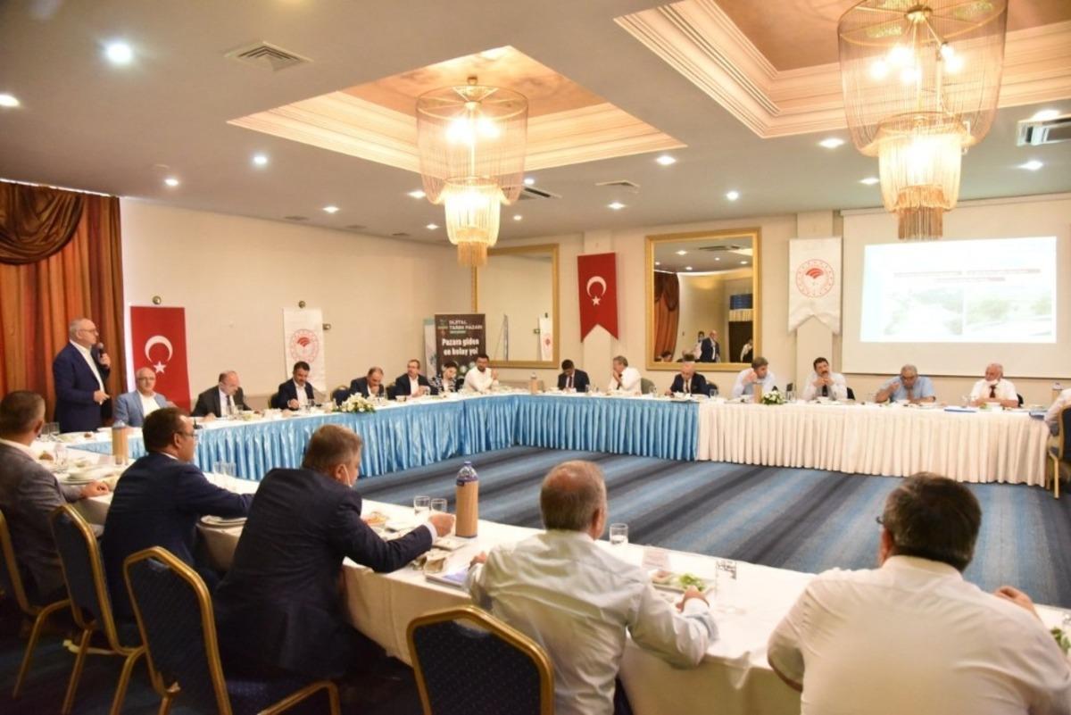 Başkan Erg&uuml;n, Bakan Pakdemirli&rsquo;ye B&uuml;y&uuml;kşehir&rsquo;in yatırımlarını anlattı