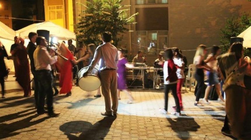 Suluova&rsquo;da korona vir&uuml;s tedbirleri kapsamında sokak d&uuml;ğ&uuml;nleri yasaklandı